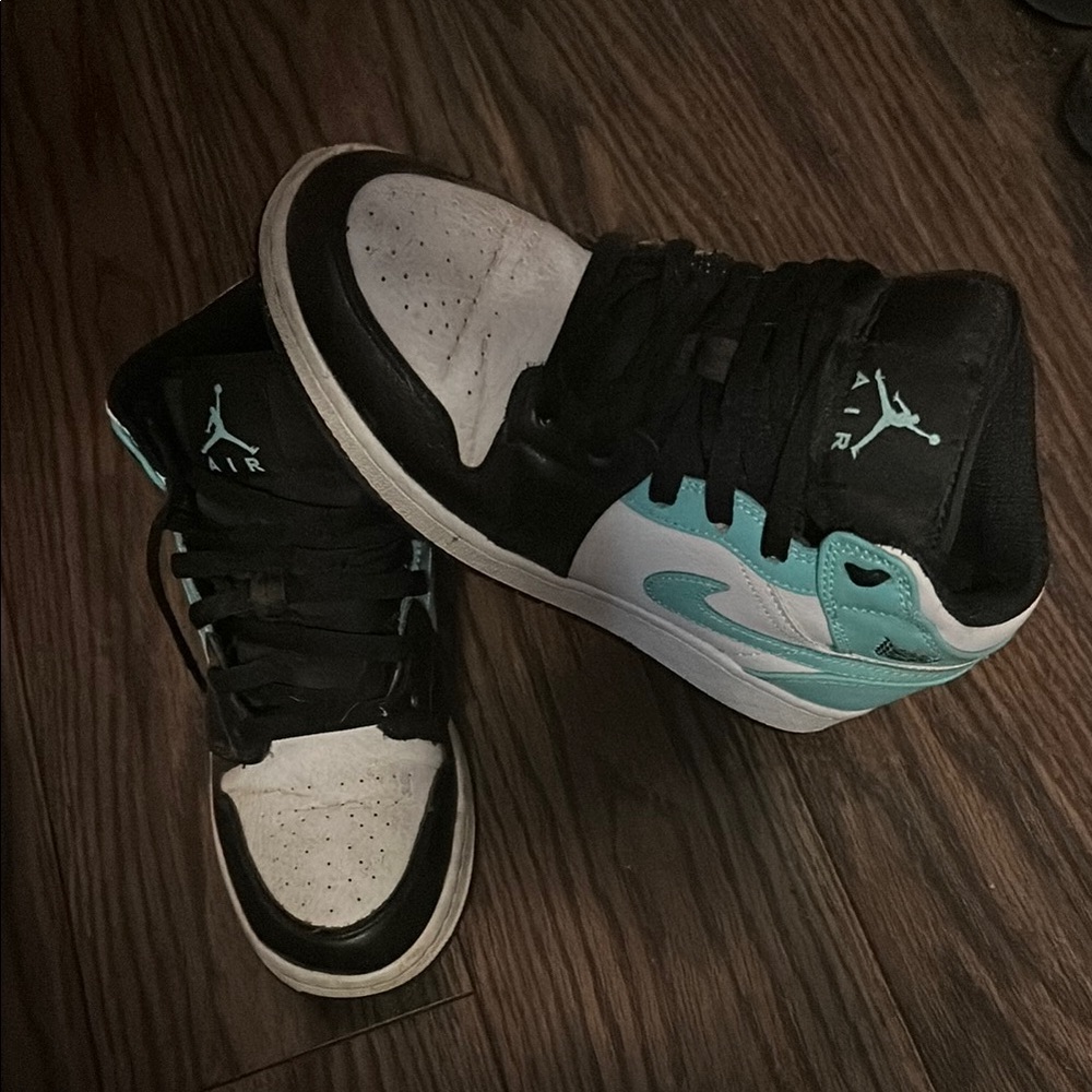 Nike Kids Sneakers in Black and Teal